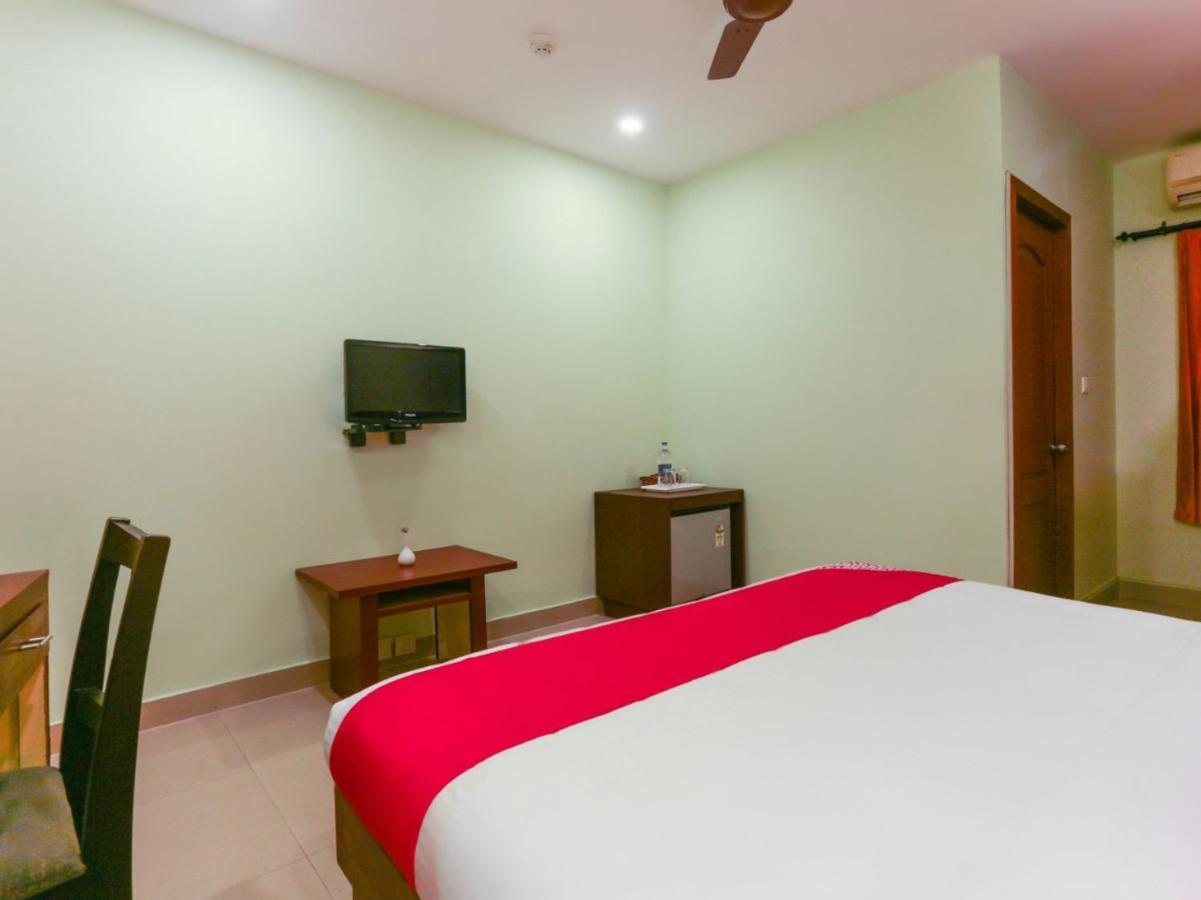 Hotel Newcastle Wadakkanchery Екстер'єр фото